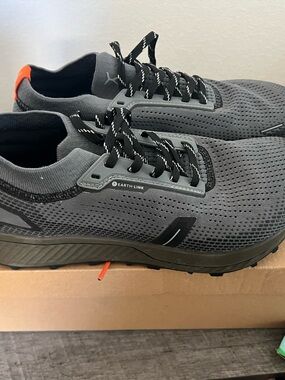 Flux trail runners